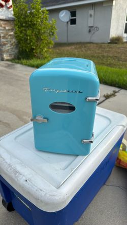 Mini Fridge 