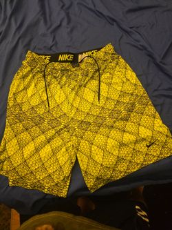Nike basketball shorts 2XL