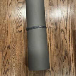BRAND NEW YOGA MAT!! (UNUSED) 