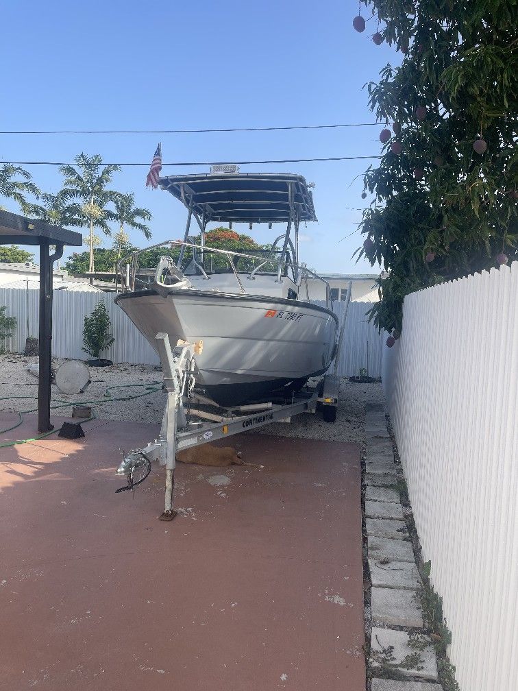Custom Craft 21 ft - 1991 - $15,000