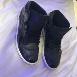 Jordan 1 Mid SE “space jams”