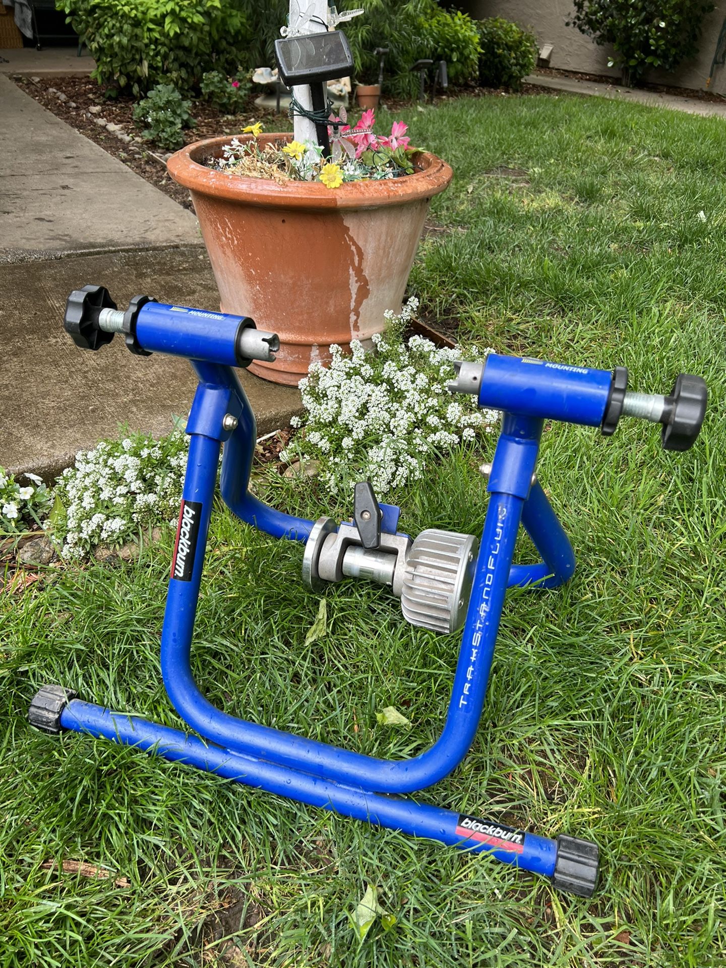 Nice Blackburn Fluid Bike Trainer For Rainy Days 