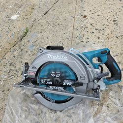 Makita Saw 40v Tool Only 
