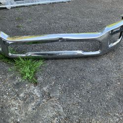 Dodge Ram 1500 Silver  front bumper yr. 2014-18 has some scratches  