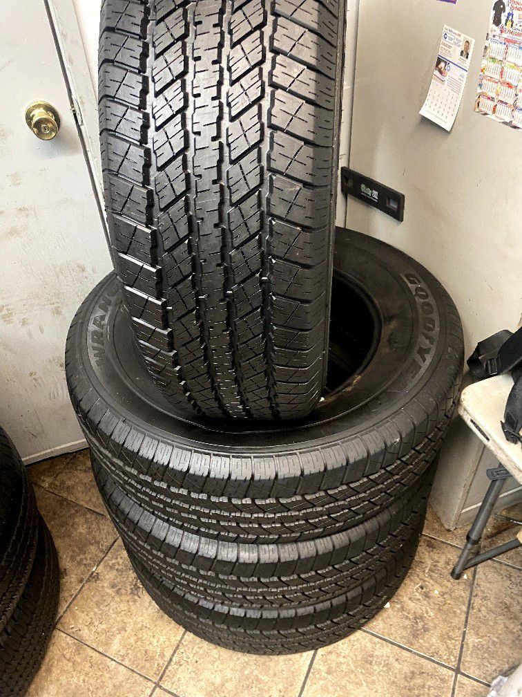 set of used tires with 95 thread life 265/70R18 goodyear wrangler for Sale  in Whittier, CA - OfferUp