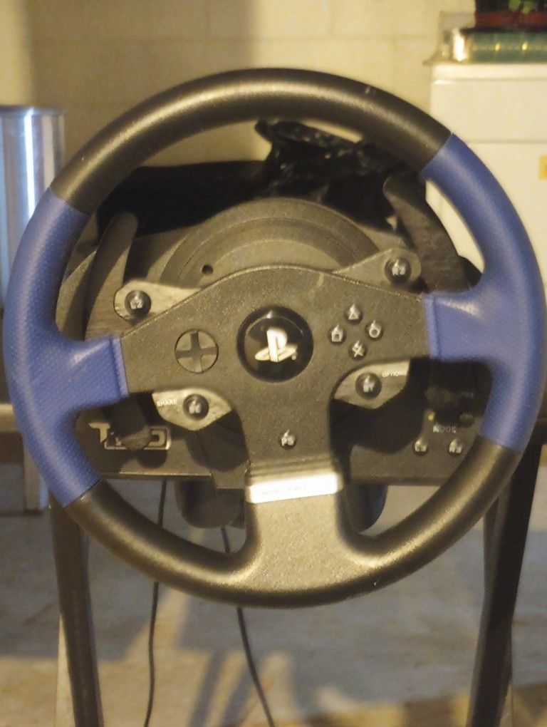 Ps4 Steering wheel , & Logitech