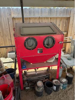 Sandblasting cabinet