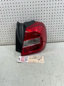 2015 2020 MERCEDES BENZ GLA CLASS RIGHT SIDE TAIL LIGHT OEM