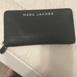 Like New without tags Marc Jacob's zippy wallet 