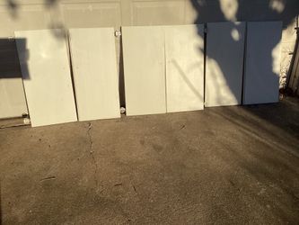 6 Pieces Cabinet Doors Excellent Condition. Dimensions are :15-1/2”X32-1/2”