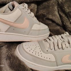 Nike Dunks 
