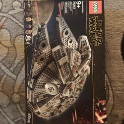 LEGO Star Wars 75257 Millennium Falcon