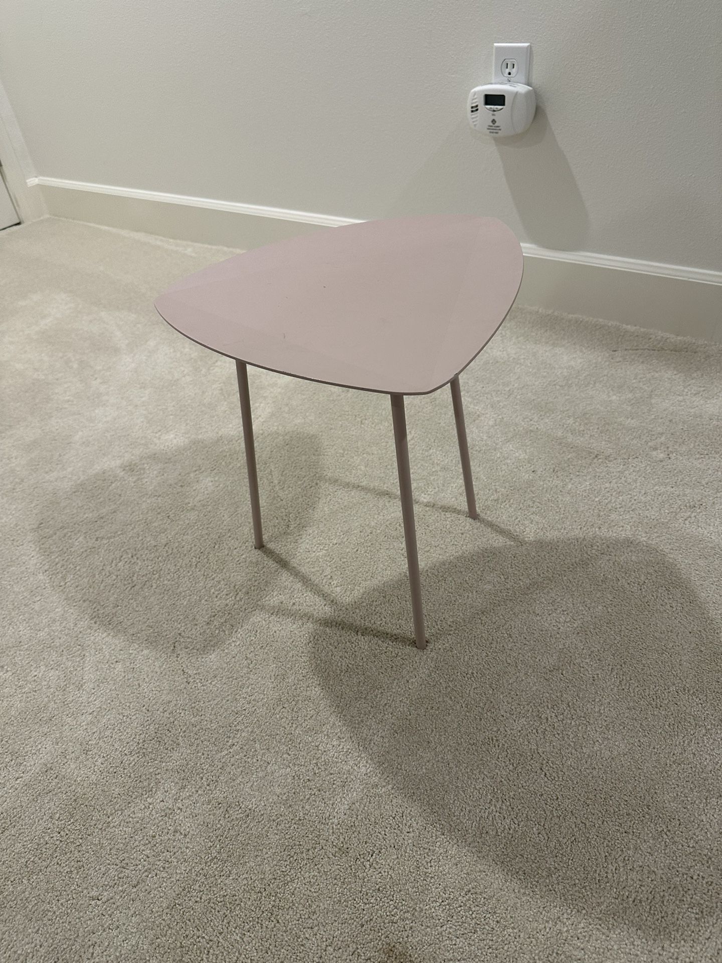Joval LEITO Side Table - Triangular - Pastel Pink