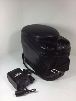 BLACK + DECKER 12-Volt 2.3-Gallon Travel Cooler (TC212B) 