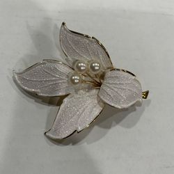 Vintage White Shimmering Flower Brooch 