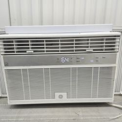 LIKE NEW 8000 BTU Wi-Fi AIR CONDITIONER AC