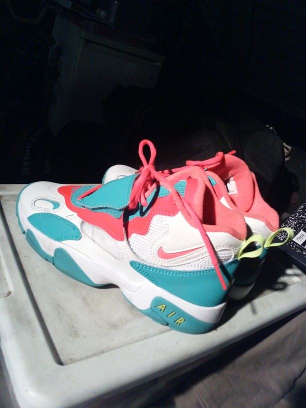 Nike Women Shoes Practically Brand New 7Y