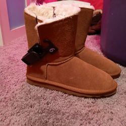 Size 6 Time And Tru Boots