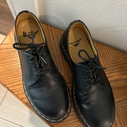Dr Martens - Size 8