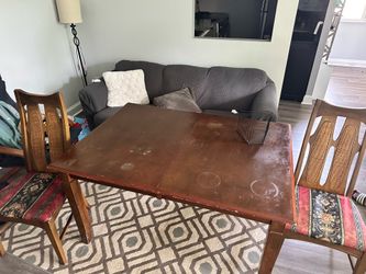 Dining table move out sale 10$