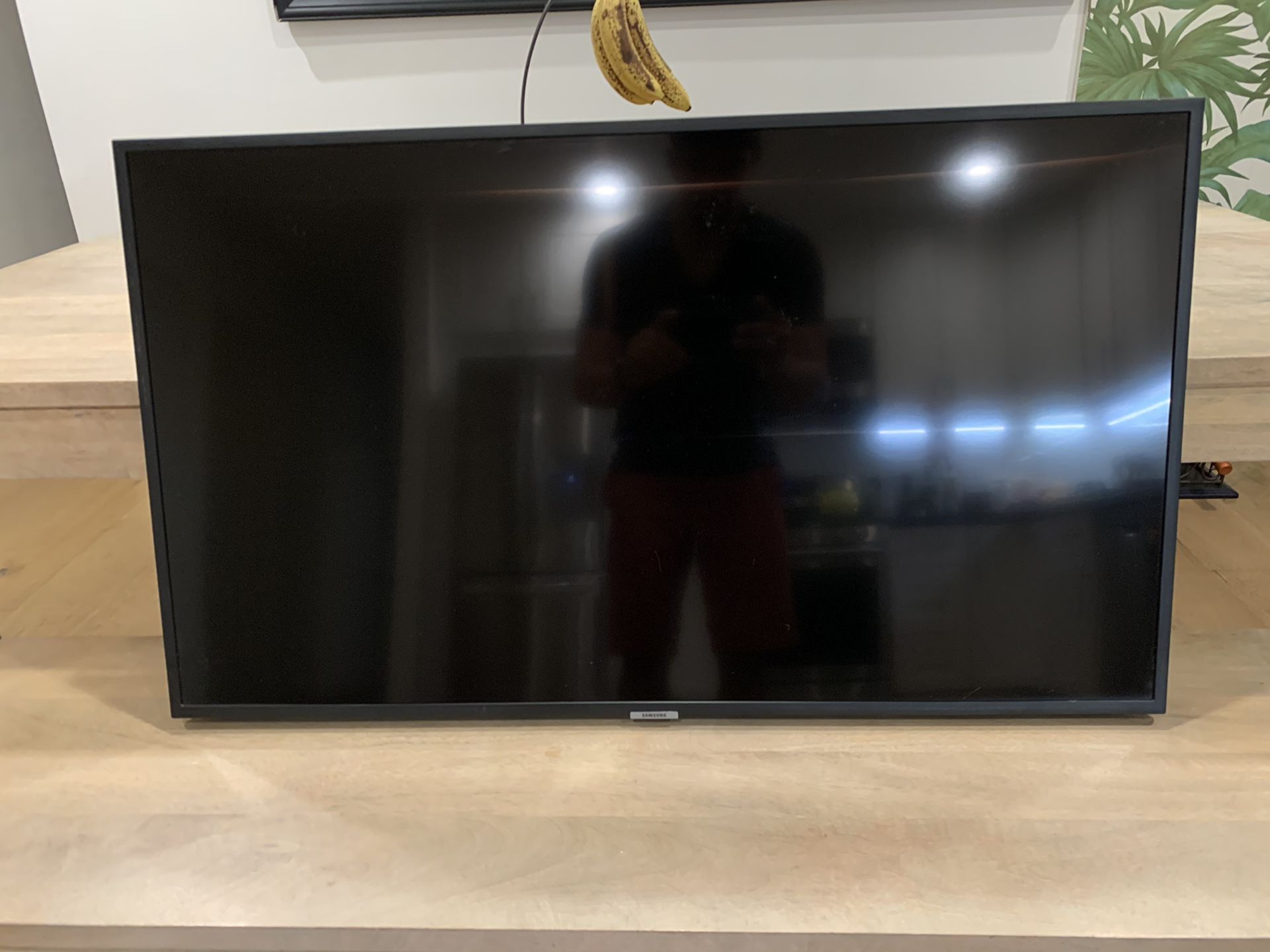 Samsung 40” UHD Smart TV Series 7