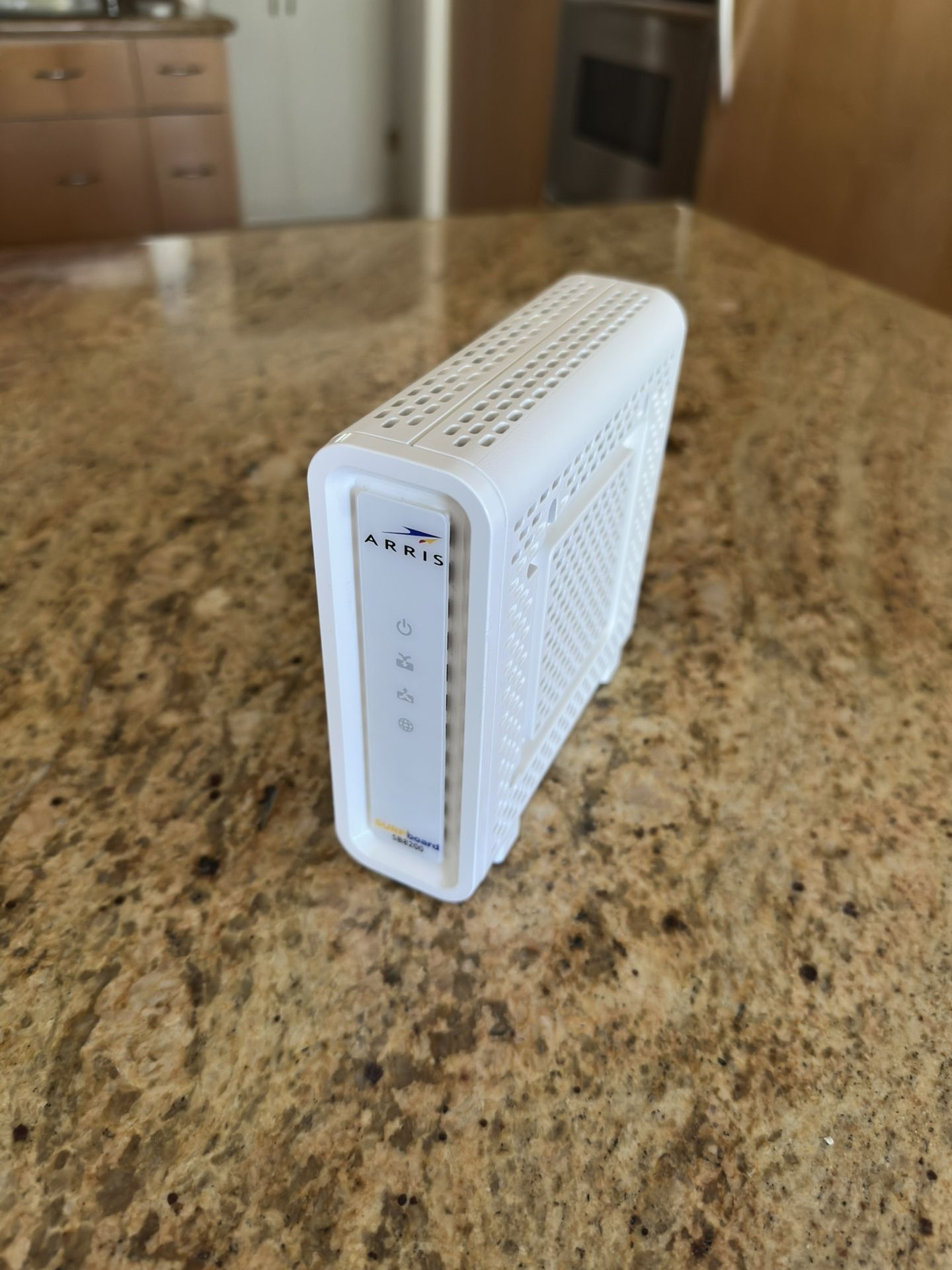 Arris Surfboard SB8200 DOCSIS 3.1 Gigabit Modem