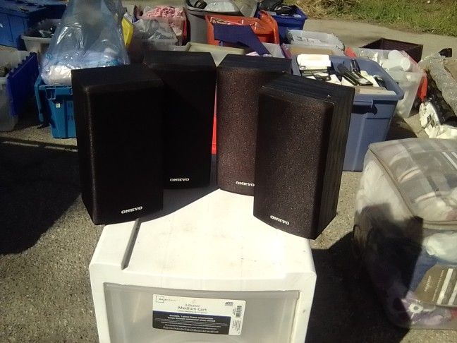 4- ONKYO Surround Sound Speakers 4 X 9