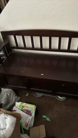Entry way storage bench