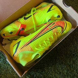  Soccer Nike Cleats  Shoes  Size 10