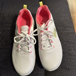 Womans Skechers Size 9
