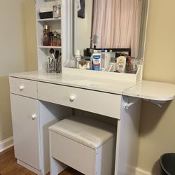 IRONCK Vanity Desk Mirror & Power Outlet, Makeup Table with Drawers & Cabinet,Stora