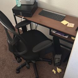 Office Desk And Chair 