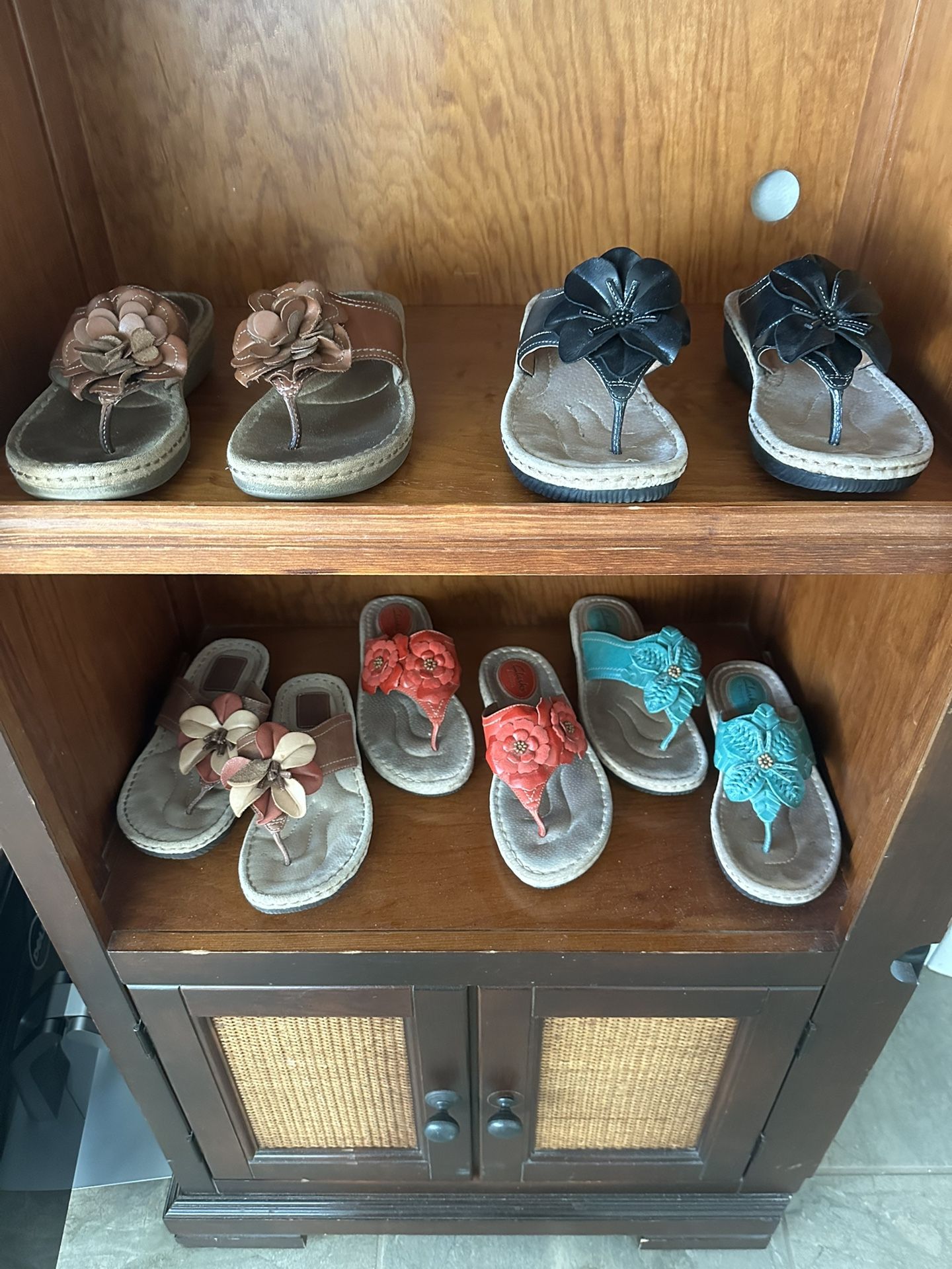 Clarks artisan sandal collection in perfect condition