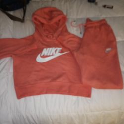 Nike Matching Sweats And Sweatshirt 