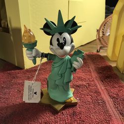 RARE Disney Minnie Mouse Statue Of Liberty Bobblehead *RESERVED FOR MAMI*