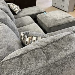 Absolutely Beautiful Nice Sectional!