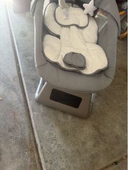 Baby motorized swing