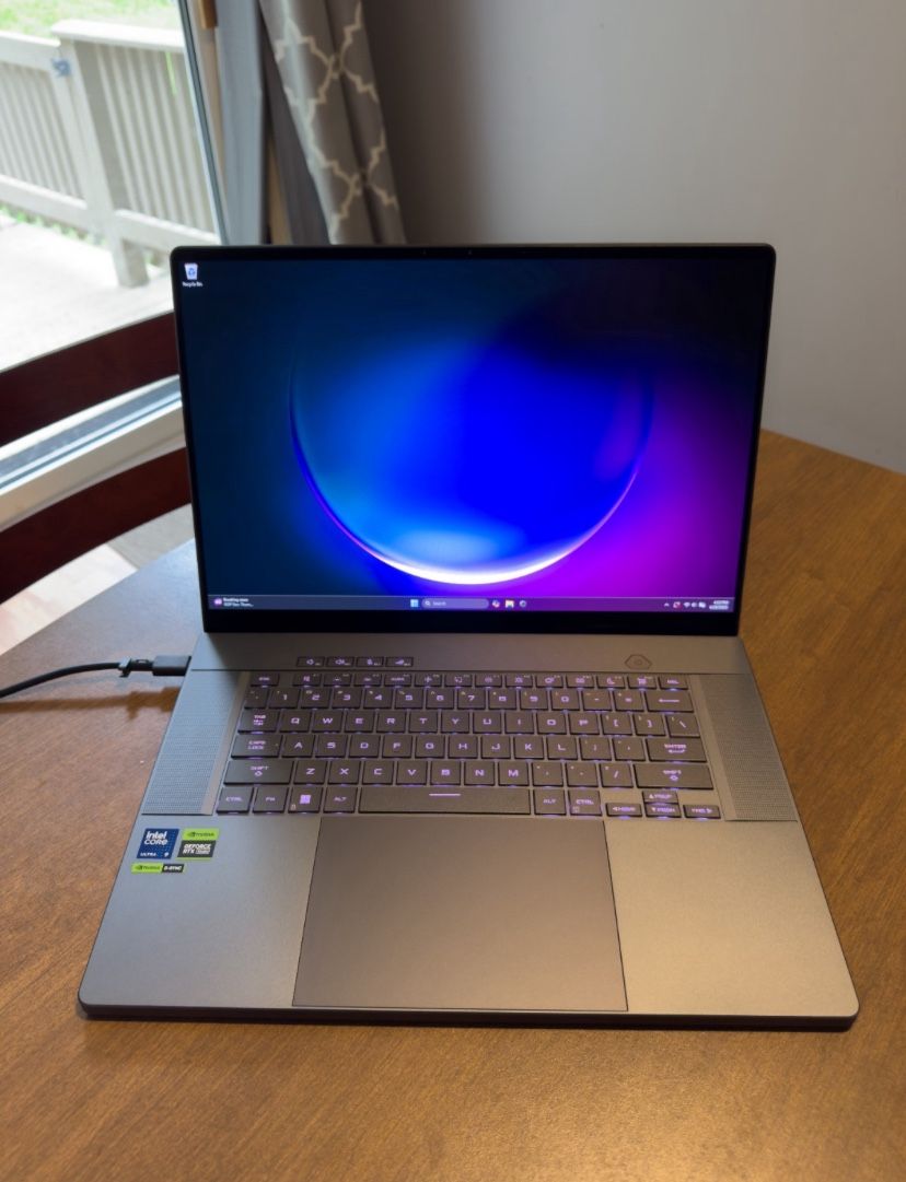 ASUS ROG Zephyrus G16 16”Oled 24Hz-intel Core Ultra 9,