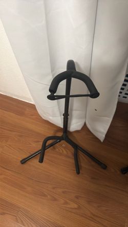 Guitar stand tripod