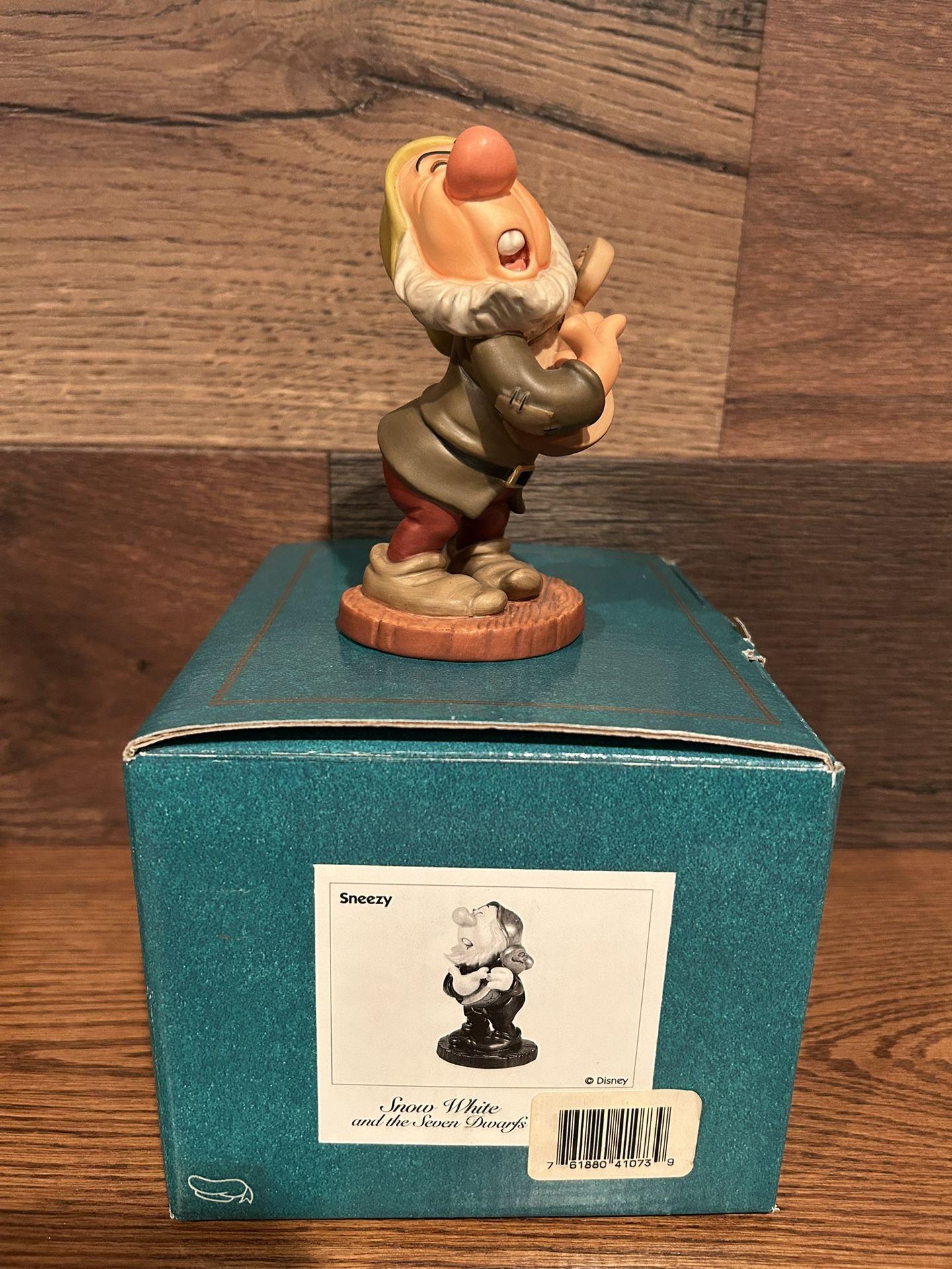 Walt Disney Classics Collection Snow White & the seven dwarfs. “Ah-Choo”