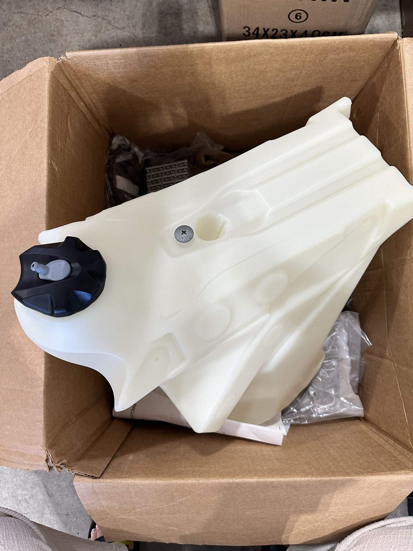 FOR SALE – Brand New Husqvarna Fuel Tank CPL.