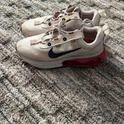 Nike Sneaker 
