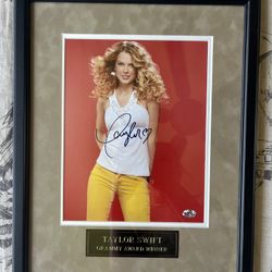 Taylor Swift Signed and Framed Photo