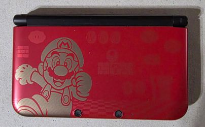 Nintendo 3DS XL Mario Limited Edition (red with gold Mario artwork), Charger, Accessories, Games