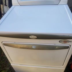 Dryer Whirlpool extra large capacity. Electric