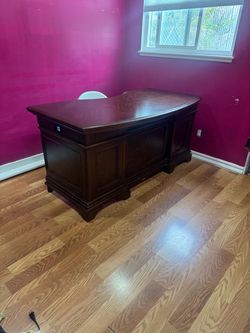 Traditional executive pedestal desk