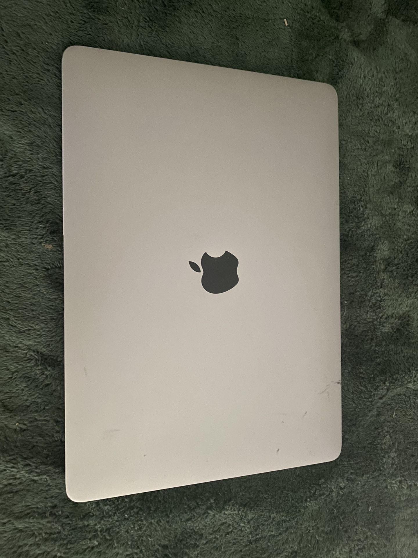 MacBook Air 13" 2020 - Processeur M1, 8 Go RAM, 128 Go SSD - Gris Sidéral, Bon état
