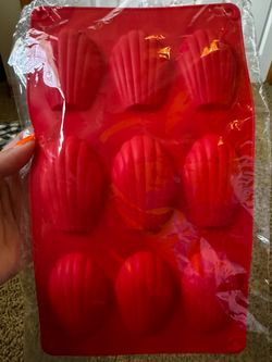 Red Silicone Madeleine Baking Mold