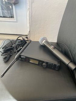 SHURE ULXD4 BETA 58a WIRELESS PROFESSIONAL MICROPHONE LIKE NEW