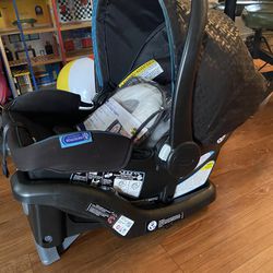 Infant Car seat W/base Combo 